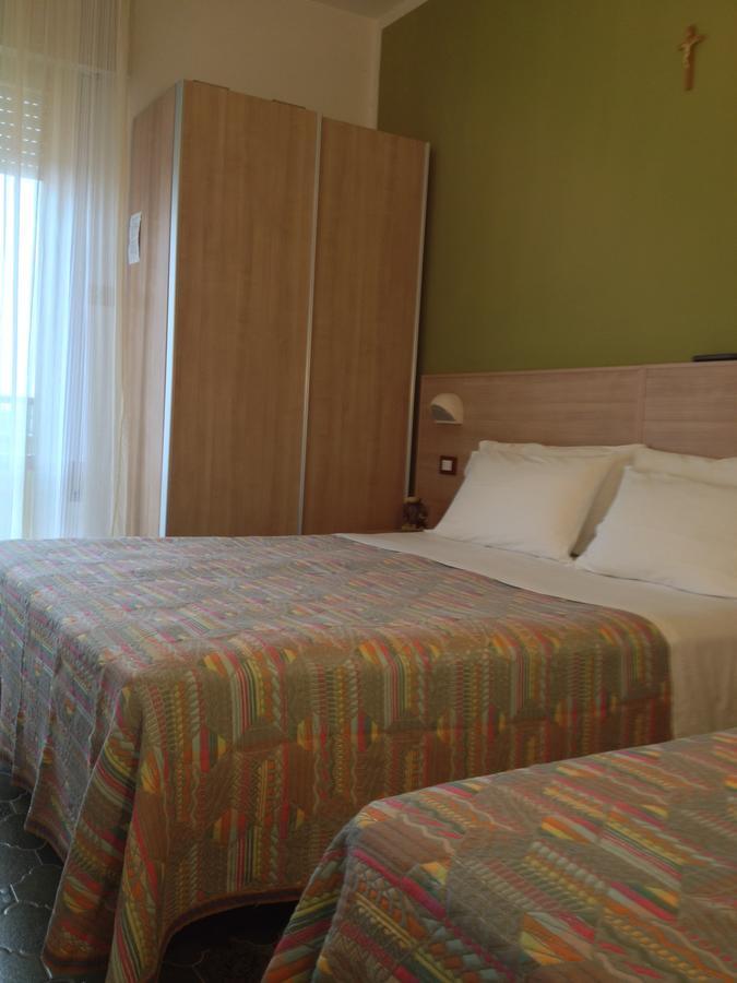 Hotel Gattuccio Cesenatico Exterior photo