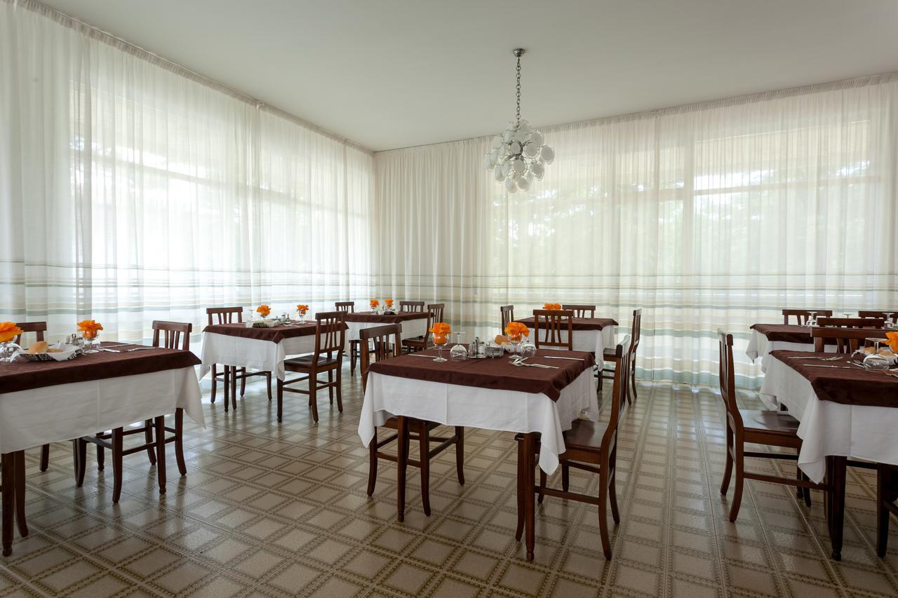 Hotel Gattuccio Cesenatico Exterior photo